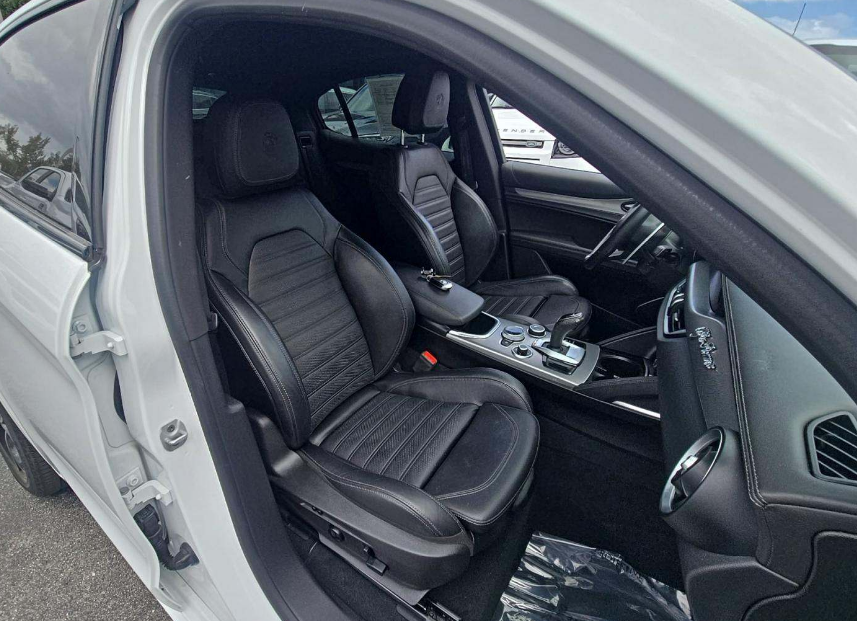 2023 Alfa Romeo Stelvio Veloce