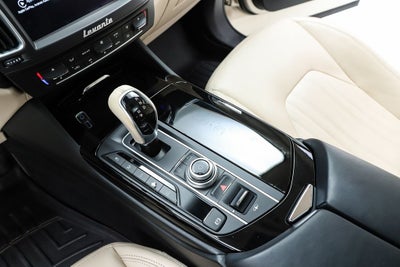 2017 Maserati Levante 