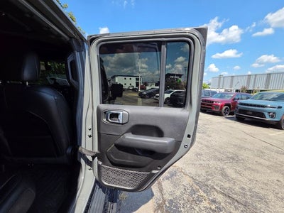 2022 Jeep Wrangler Unlimited Sahara Altitude