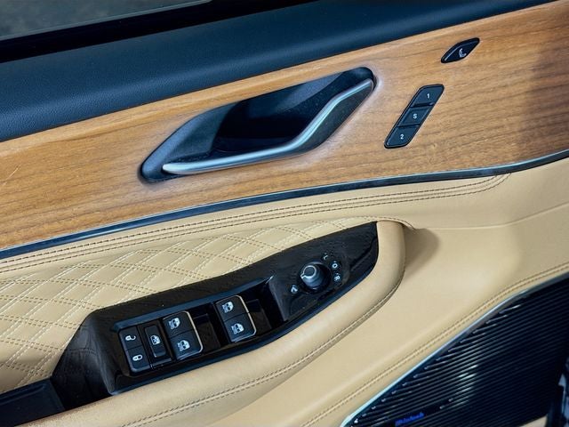 2023 Jeep Grand Cherokee Summit