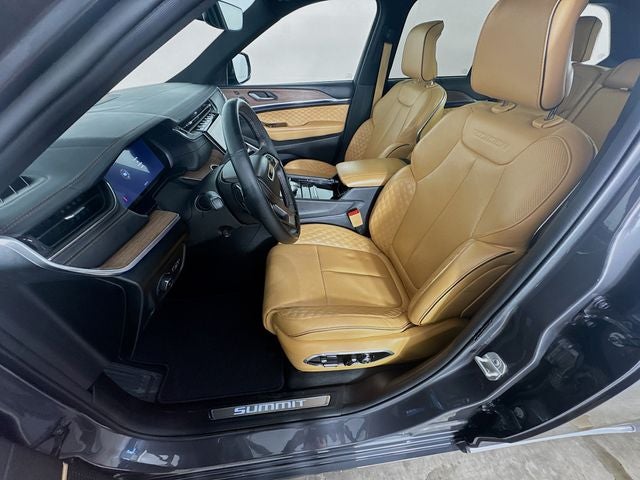2023 Jeep Grand Cherokee Summit