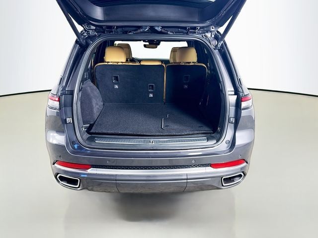 2023 Jeep Grand Cherokee Summit