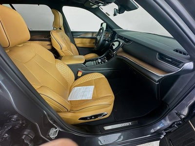 2023 Jeep Grand Cherokee Summit