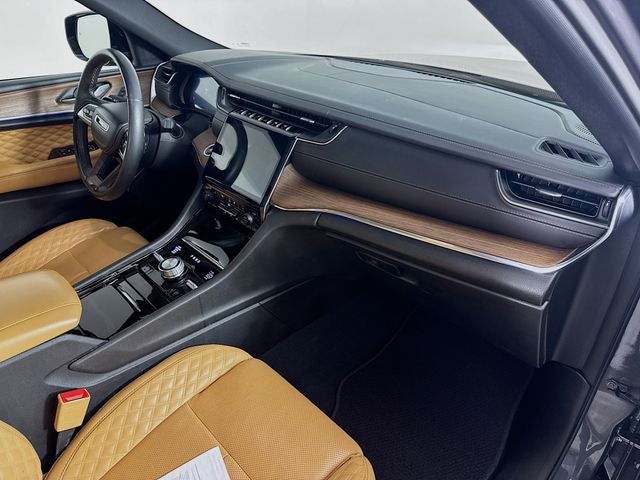 2023 Jeep Grand Cherokee Summit