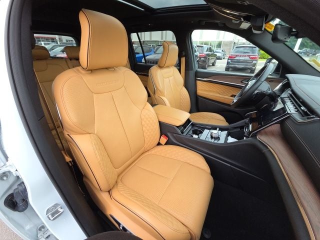 2025 Jeep Grand Cherokee Summit