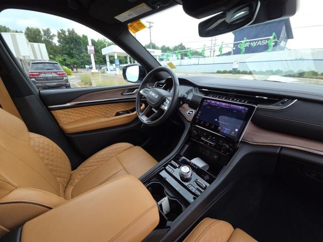 2025 Jeep Grand Cherokee Summit