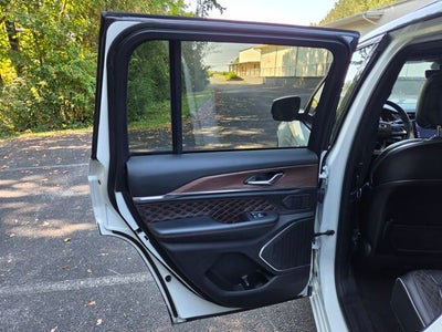 2025 Jeep Grand Cherokee Summit
