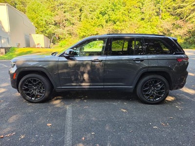 2025 Jeep Grand Cherokee Summit