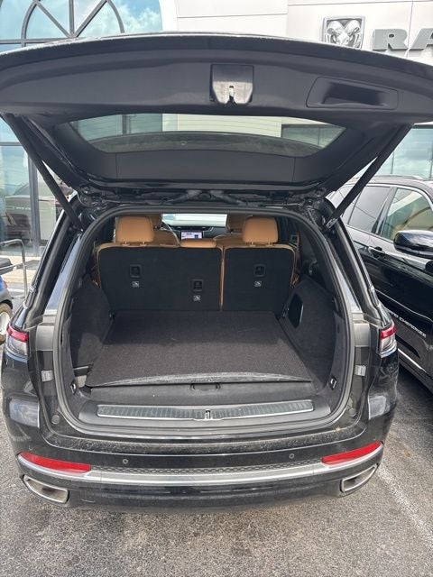 2023 Jeep Grand Cherokee Summit