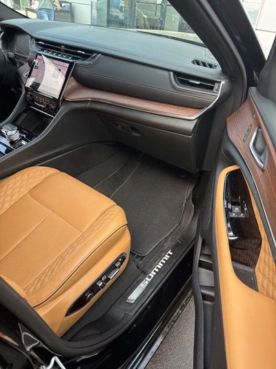 2023 Jeep Grand Cherokee Summit