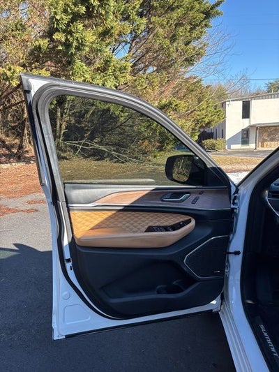 2023 Jeep Grand Cherokee L Summit