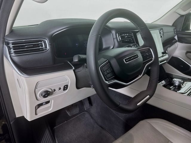 2023 Jeep Wagoneer L Base