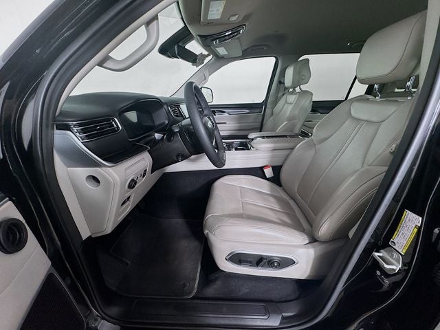 2023 Jeep Wagoneer L Base