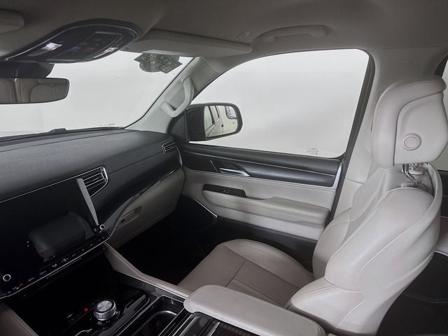 2023 Jeep Wagoneer L Base