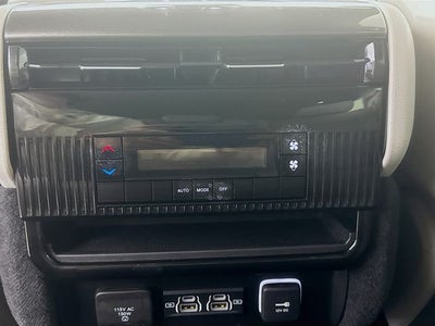 2023 Jeep Wagoneer L Base