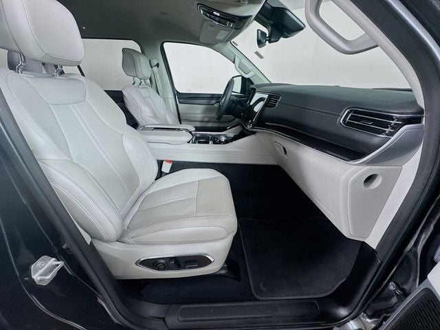 2023 Jeep Wagoneer L Base