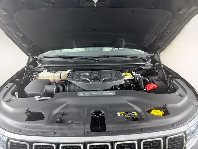 2023 Jeep Wagoneer L Base