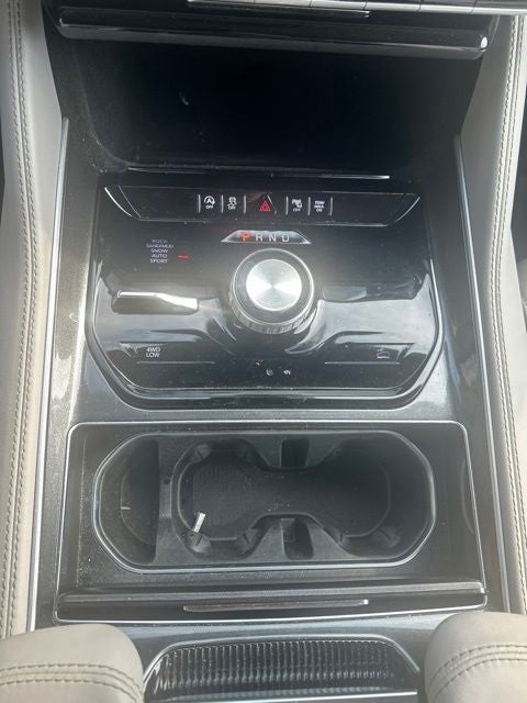 2024 Jeep Wagoneer Base