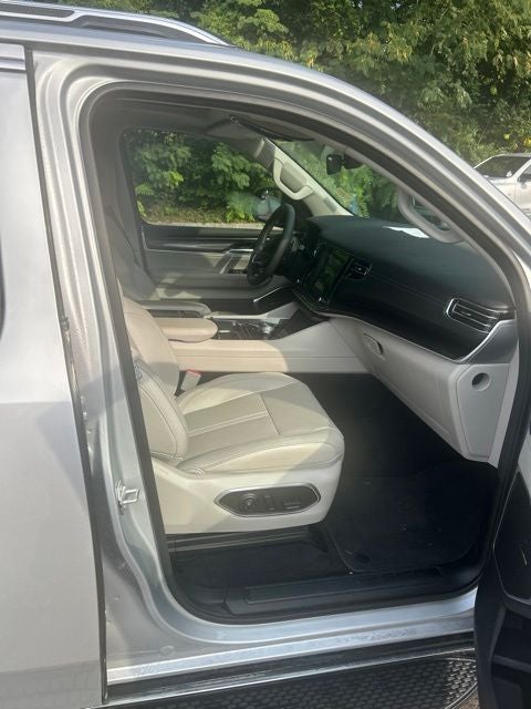 2024 Jeep Wagoneer Base