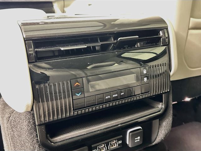 2024 Jeep Wagoneer Base