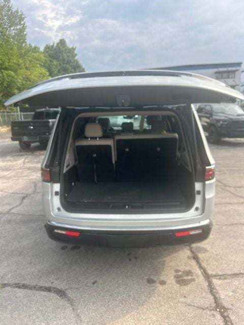 2024 Jeep Wagoneer Base