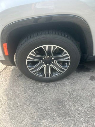 2024 Jeep Wagoneer Base