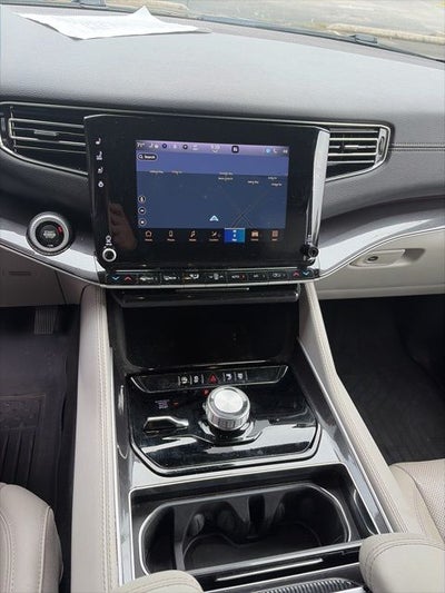 2023 Jeep Wagoneer Base