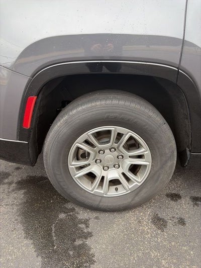 2023 Jeep Wagoneer Base