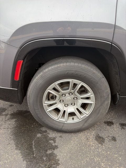 2023 Jeep Wagoneer Base