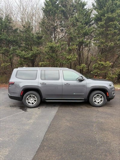 2023 Jeep Wagoneer Base