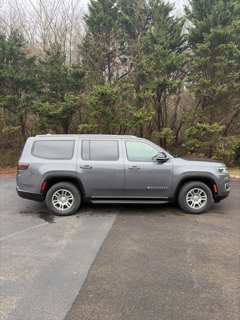 2023 Jeep Wagoneer Base