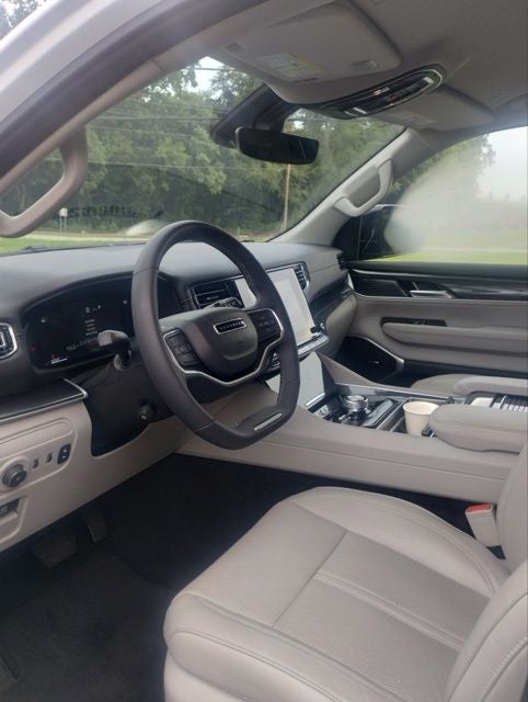2024 Jeep Wagoneer Base