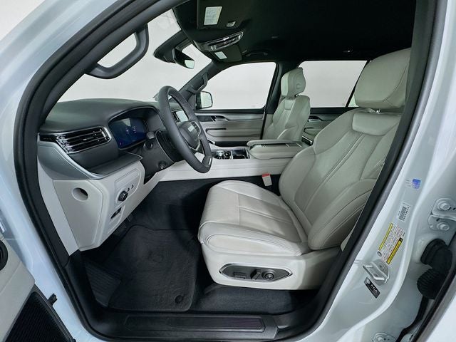 2025 Jeep Wagoneer BASE