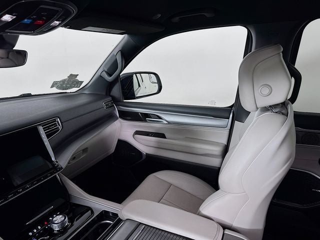 2025 Jeep Wagoneer BASE