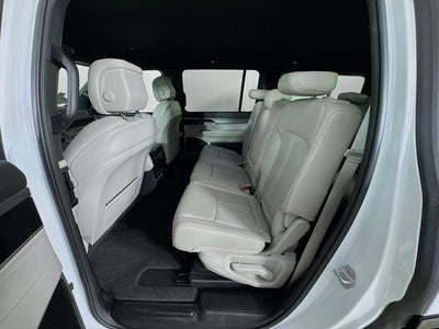 2025 Jeep Wagoneer BASE