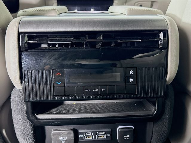 2025 Jeep Wagoneer BASE