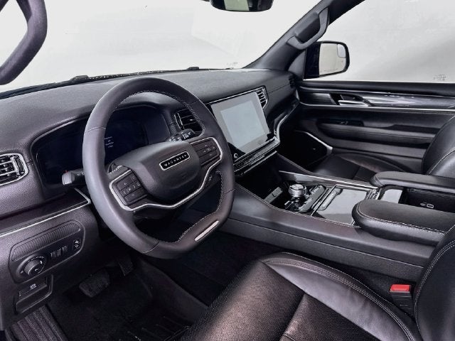 2024 Jeep Wagoneer Base