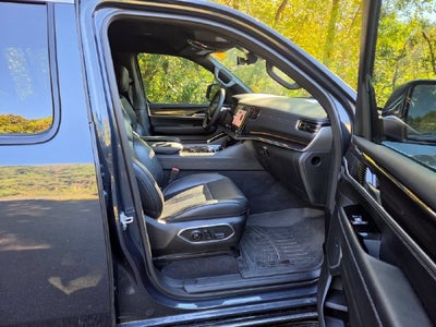 2024 Jeep Wagoneer Base
