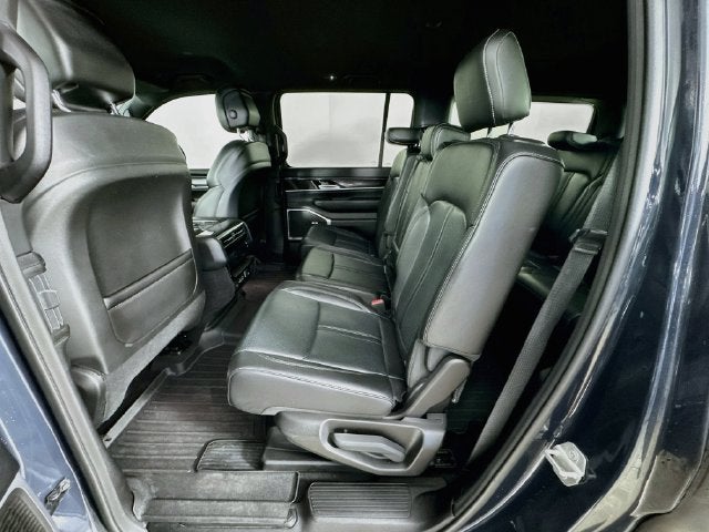 2024 Jeep Wagoneer Base