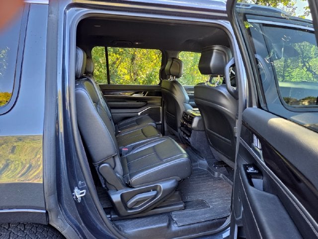2024 Jeep Wagoneer Base