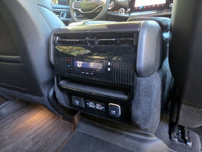 2024 Jeep Wagoneer Base