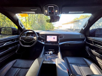 2024 Jeep Wagoneer Base