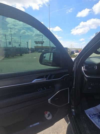 2023 Jeep Wagoneer Series II