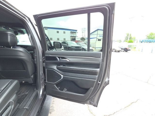 2023 Jeep Wagoneer Series II Carbide
