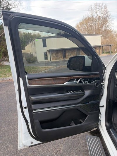 2022 Jeep Grand Wagoneer Series II