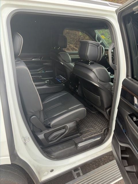 2022 Jeep Grand Wagoneer Series II