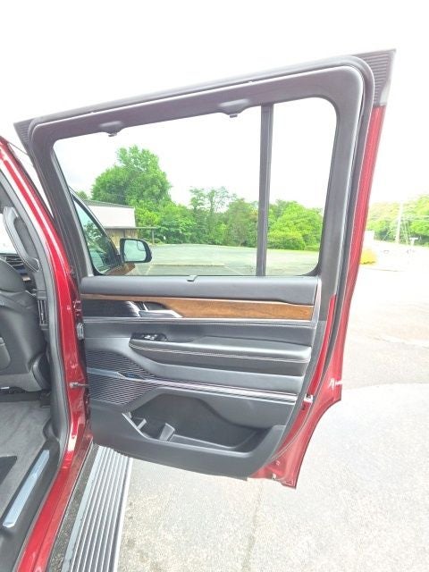 2023 Jeep Grand Wagoneer Series II
