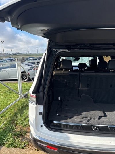 2022 Jeep Grand Wagoneer Series III