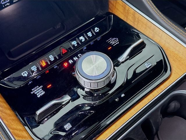 2022 Jeep Grand Wagoneer Series III