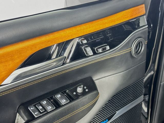 2022 Jeep Grand Wagoneer Series III